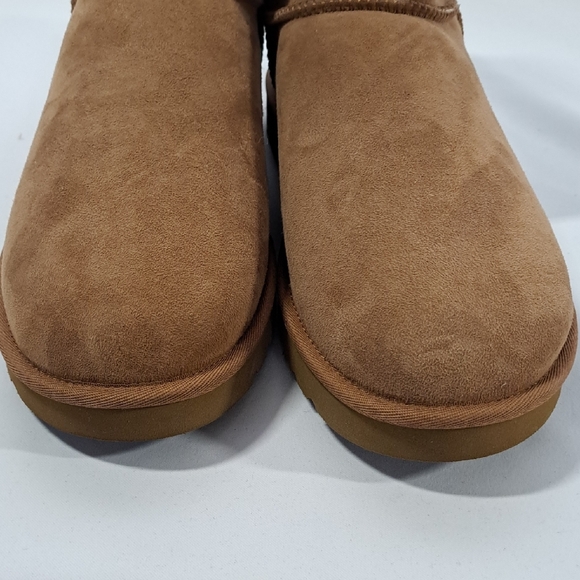UGG Brown Ankle Boots with Cream Lining - Picture 2 of 13